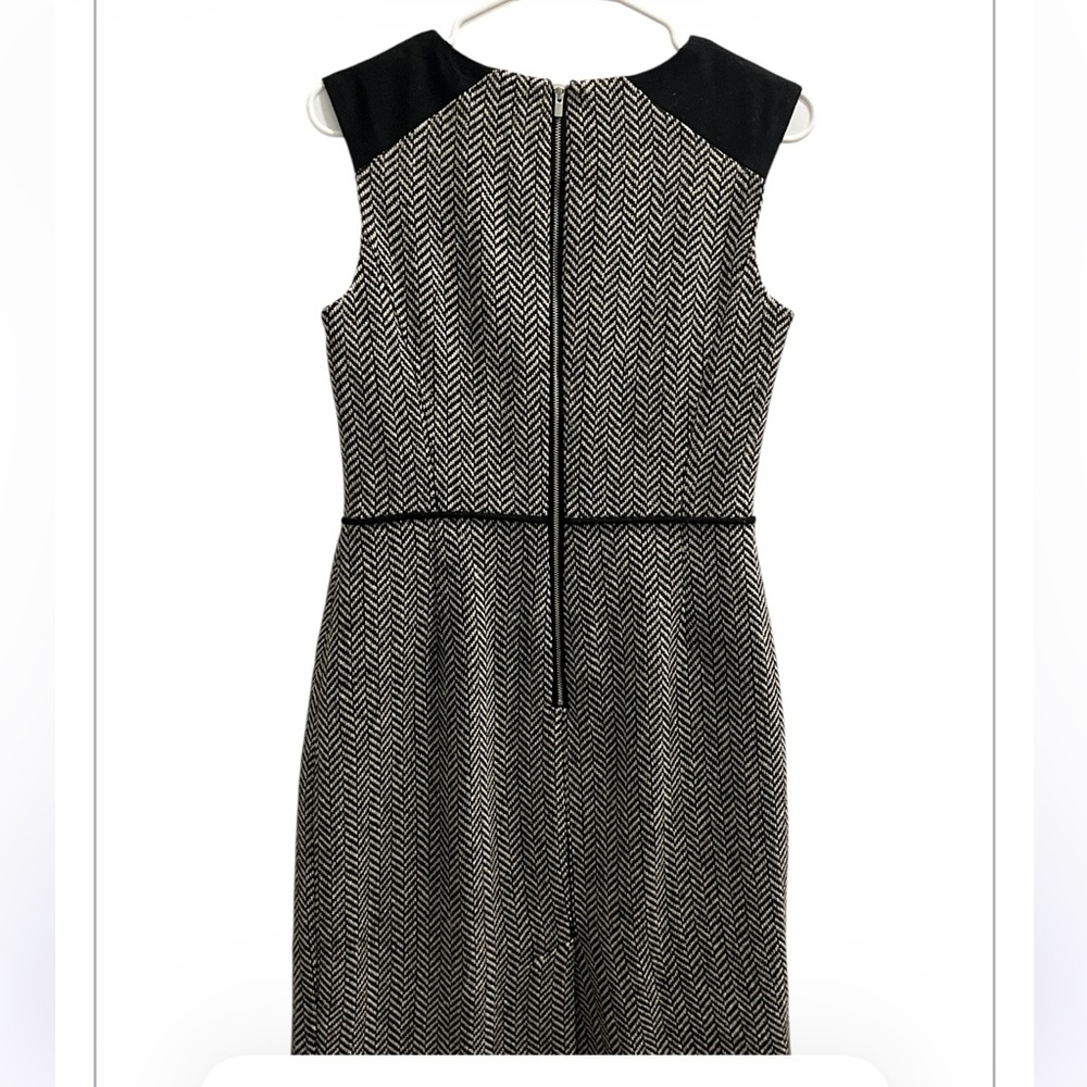 Banana Republic Size 4 Sleeveless Black Sheath with Herringbone Trim Wool Blend - Picture 2 of 9